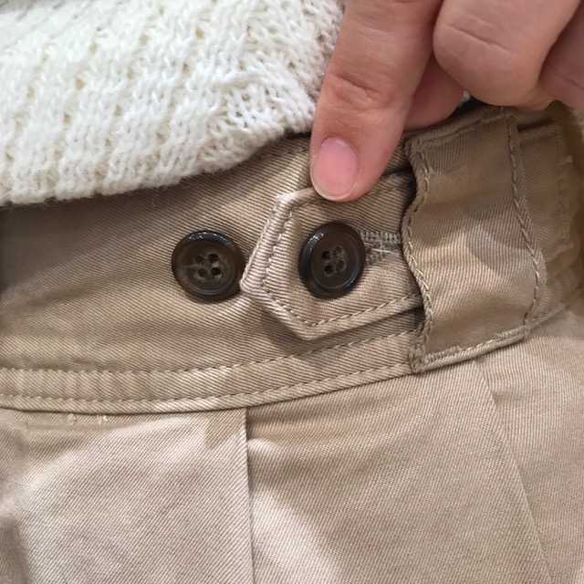 スカートボタン