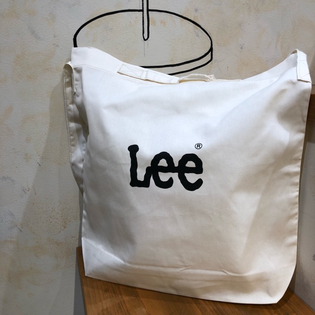 Lee