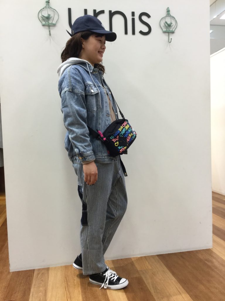 ルーズカジュアルコントラストプルオーバー