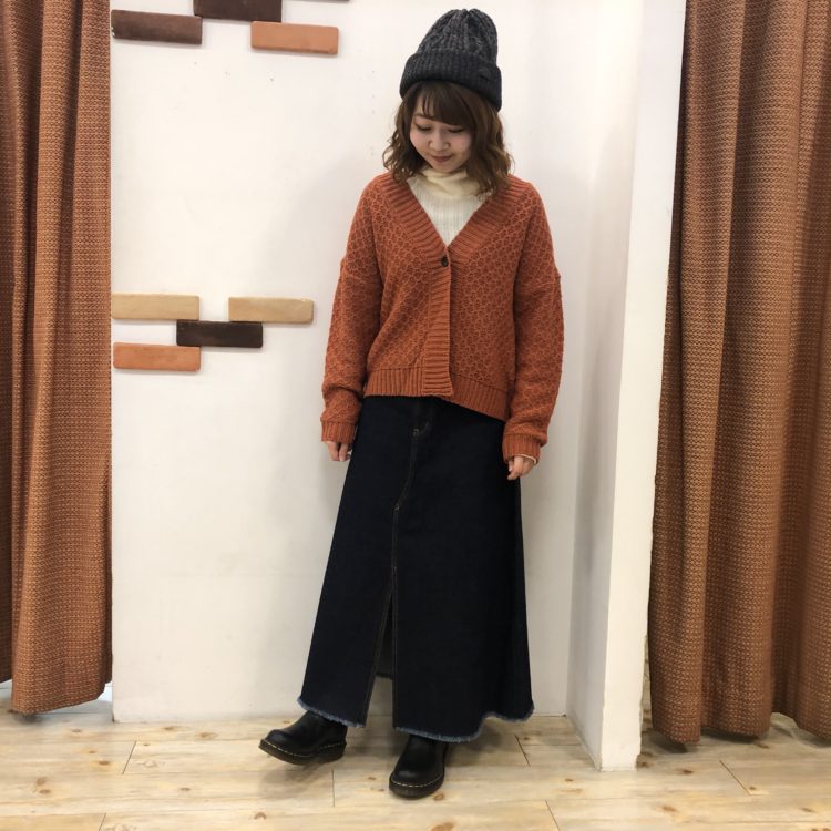 ニットアイテムを使ったカジュアルミックスコーデ バーニッシュカンパニーブログ