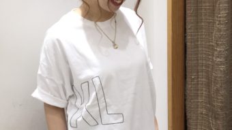 KAKELA&TRANQUILのTシャツでカジュアルスタイル