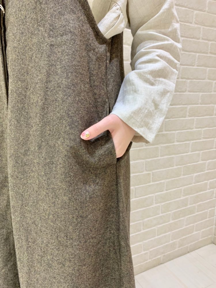 新品 定価2.7万 23区オム セミツイード ウール テーパードパンツ 94 カーキ 【P22834】 23区 HOMME 秋冬 ストレッチ パンツ 裏地付き 新品 定価2.7万! 23区オム COZYストレッチセミツイードウールパンツW97