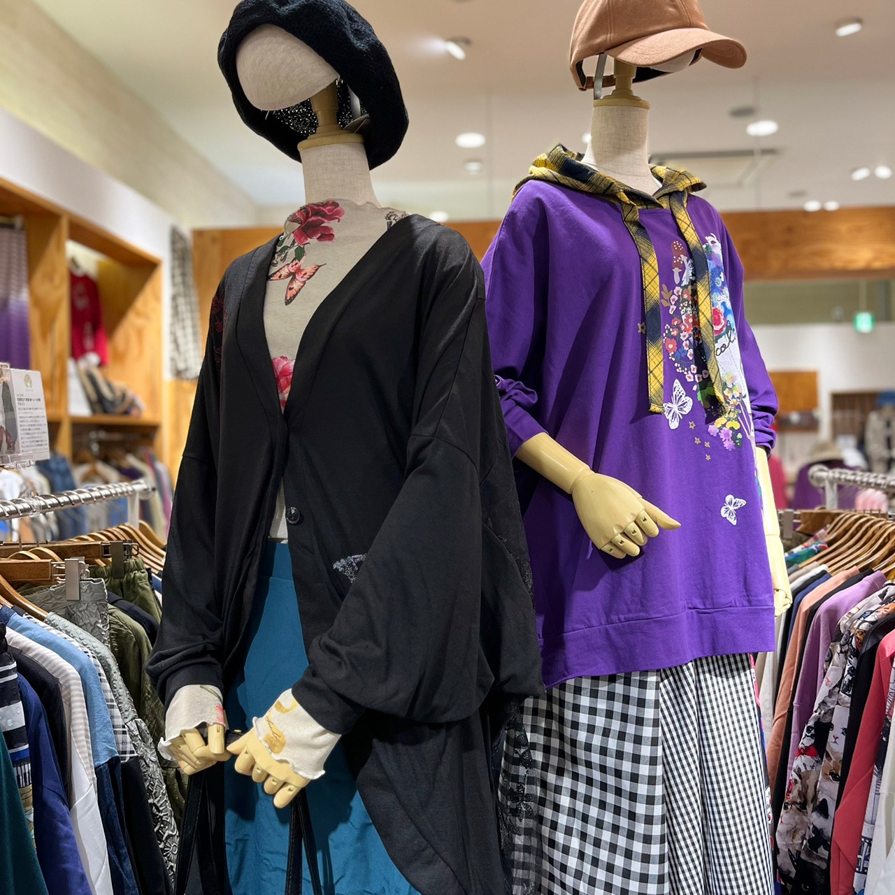 LINE_ALBUM_0906ScoLar売場_230906_8