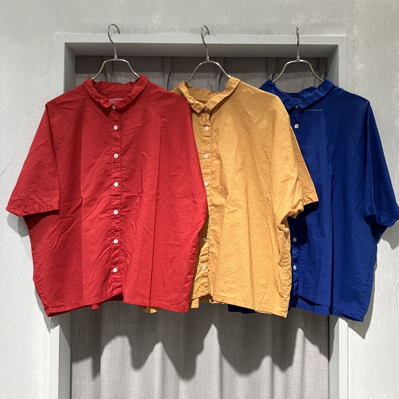 ① (11)
