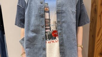 KAKELA🍎ポップなTシャツ🍎