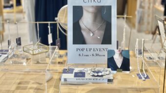 スパイスがきいた女性らしさが光るciika