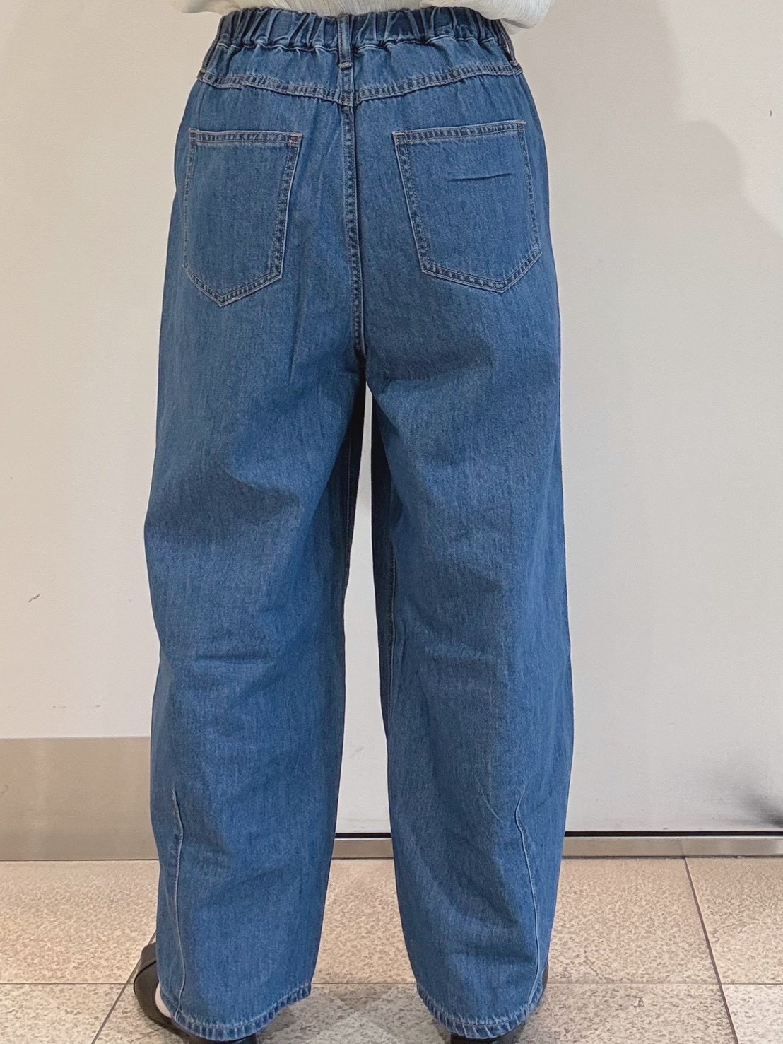 5C7EE578-E7C9-40B5-A1FB-B74E487E5387