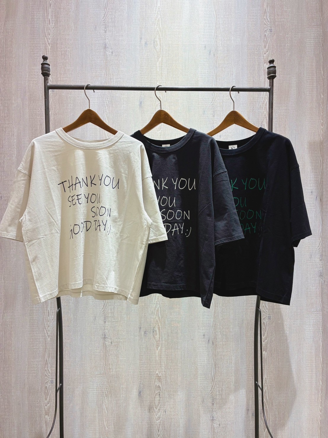 37F03D21-D2EC-4290-AA72-57674ABD3C1A